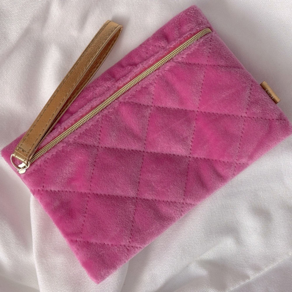 💝 Quilted, Velvety Pink Makeup Bag/Wristlet with Gold Zipper and Accents by Ipsy